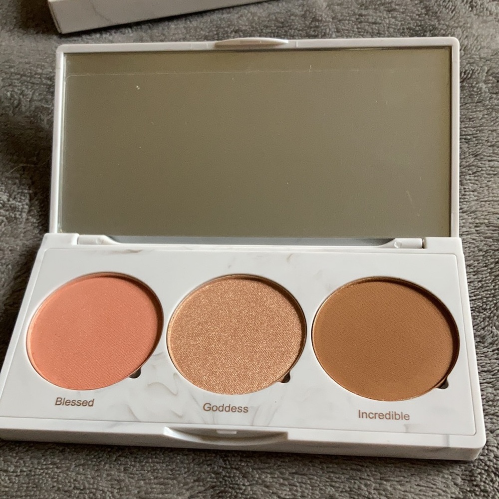 💚3/$10 Real Her Ultimate Glow Getter Cheek Trio